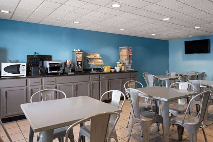 Breakfast area